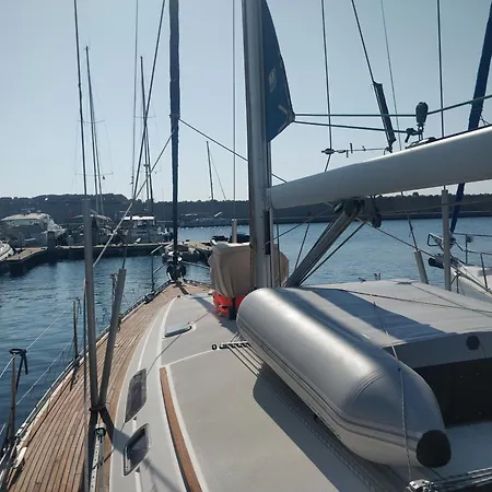 Day Cruise On Sailboat 3 Bays- Drinks-snacks-lunch, Swimm-snorkeling-paddle 6 Botel *